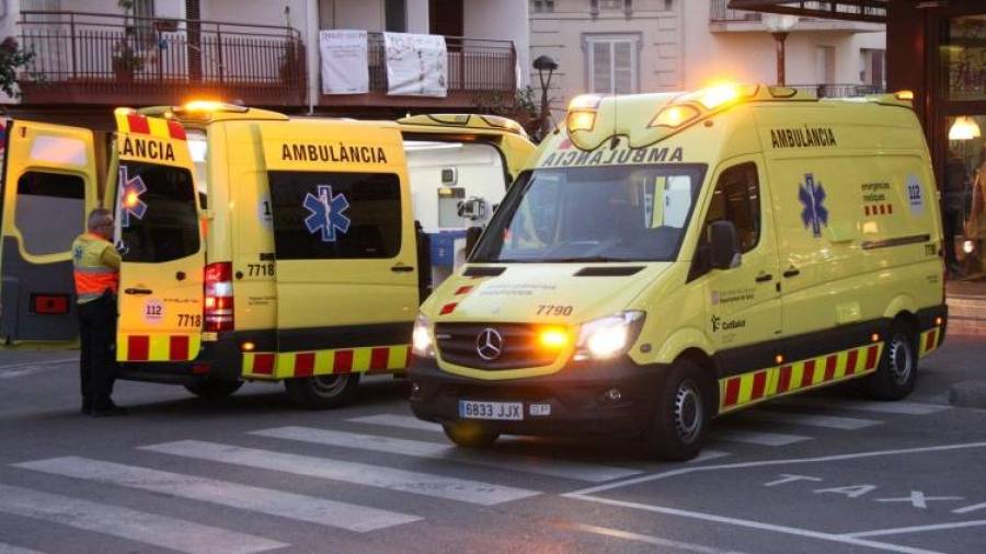 Imagen de archivo de dos ambulancias del SEM. Cedida