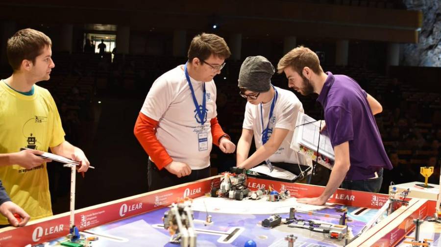 Un momento de la competición de robótica en el Palau de Congressos. FOTO: cedida