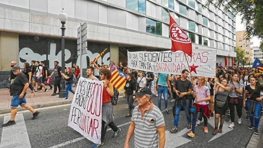 Imagen de la huelga convocada tras la represión contra el referéndum del 1-0. Foto: Lluis Milián