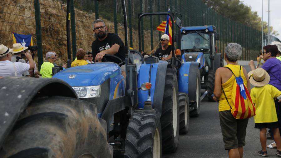 Imagen de la tractorada realizada frente a Mas Enric. ACN