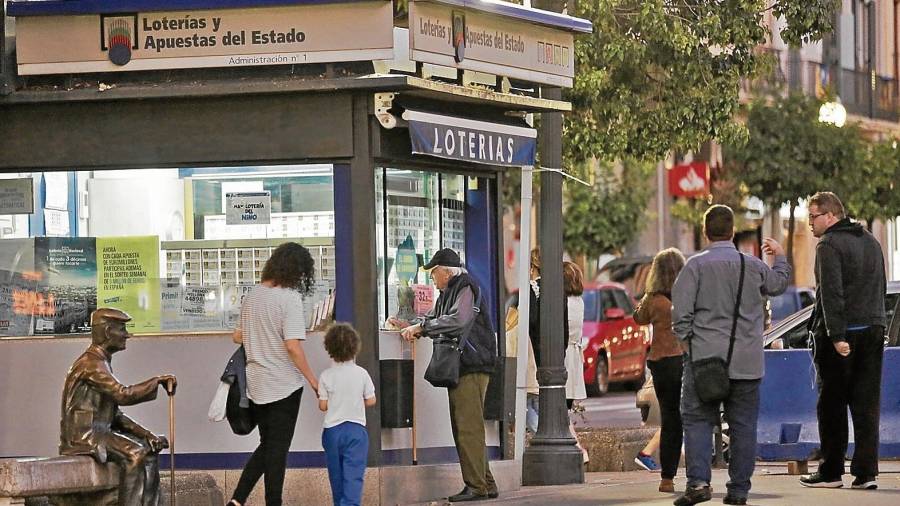 La Administración de Loterías número 1 de la ciudad de Tarragona reconoce que ha sufrido un descenso en las ventas. FOTO: Lluís Milián