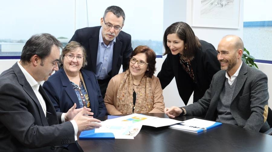 Directivos de Grupo Castilla y Data Procés, con el acuerdo. FOTO: DT