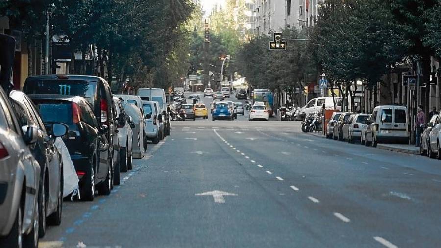 Las víctimas se encontraban caminando por la calle Prat de la Riba, en dirección a la Plaça Imperial Tàrraco. FOTO: Lluís Milián/DT