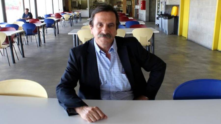 Francesc Martínez de Foix, en una imatge recent al menjador del Taller Escola Barcelona (TEB). Pla Mig Llarg.