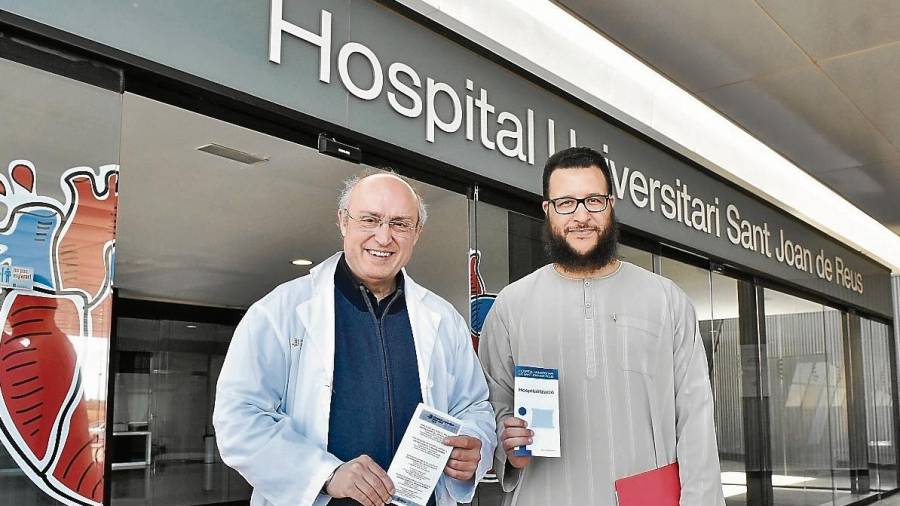 El capellán del hospital, Jordi Sánchez, y el portavoz de la Associació dels Musulmans de Reus i Comarca, Mohamed Said Badaoui. FOTO: Alfredo González