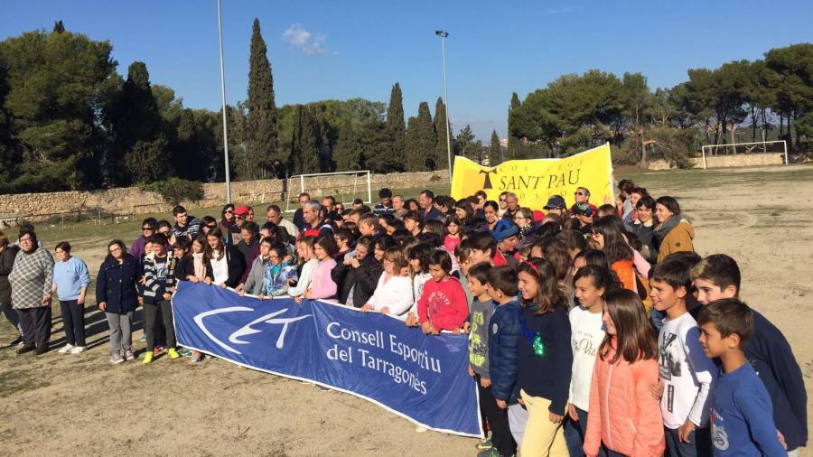 Foto de familia de la trobada amb alumnes del Col·legi Sant Pau de Tarragona.