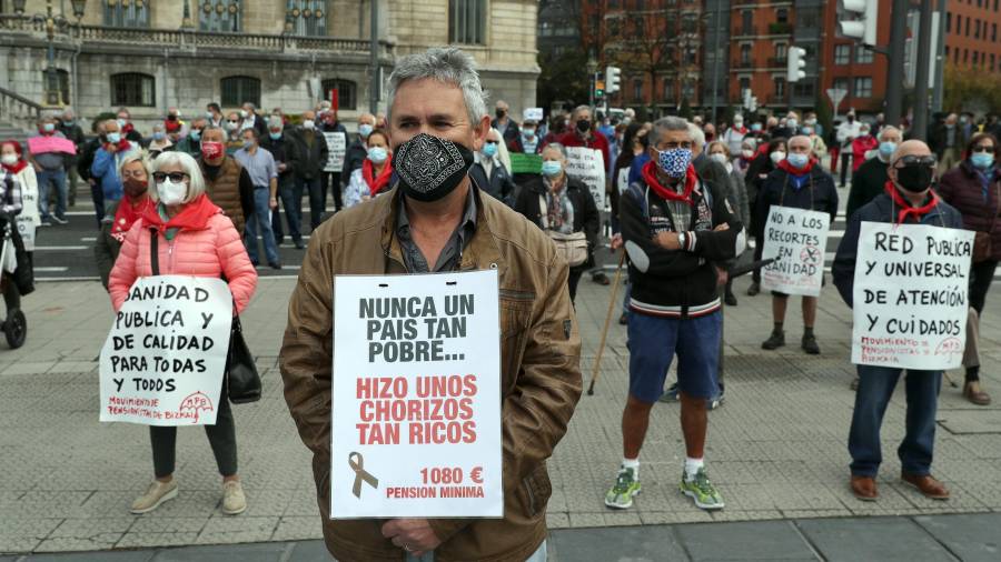 El movimiento de pensionistas de Bizkaia, esta semana durante una concentración. FOTO: EFE