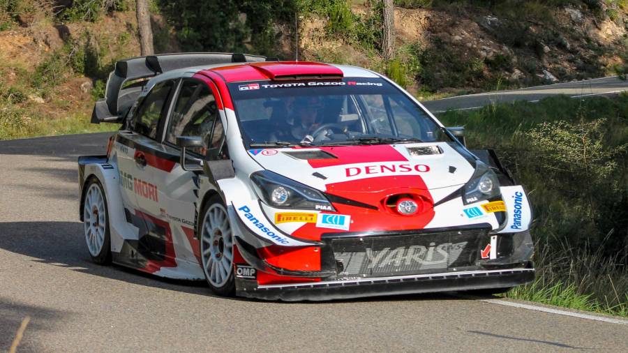 Elfyn Evans en la Conca de Barberà con su Yaris preparándose para el RallyRacc de Salou. FOTO: IVÁN JEREZ