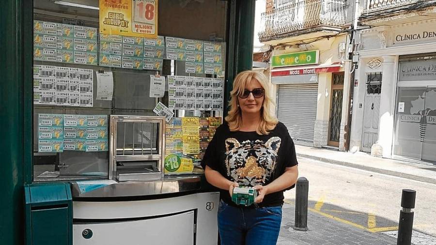 Eva Torres en su puesto de trabajo, en El Vendrell. FOTO: Cedida
