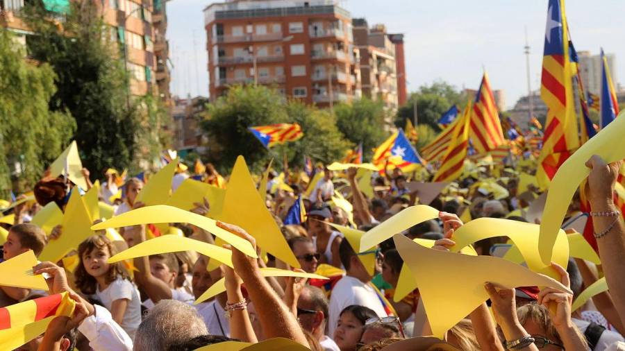 Un 49,4% de catalanes rechaza la independencia y un 41,1 la avala, según el CEO