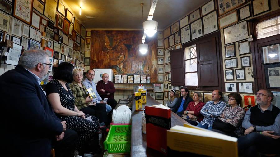 Treinta asistentes ‘degustaron’ en Cal Boada parte de los textos de Margarida Aritzeta. FOTO: Pere Ferré