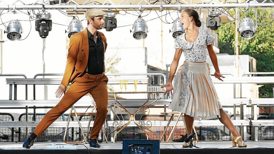 Violeta Pena y Héctor López serán los bailarines del musical. FOTO: CEDIDA