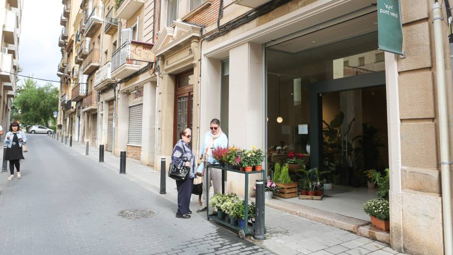 La florister&iacute;a Punt Verd en la calle Sant Vicen&ccedil;. FOTO: Alba Marin&eacute;