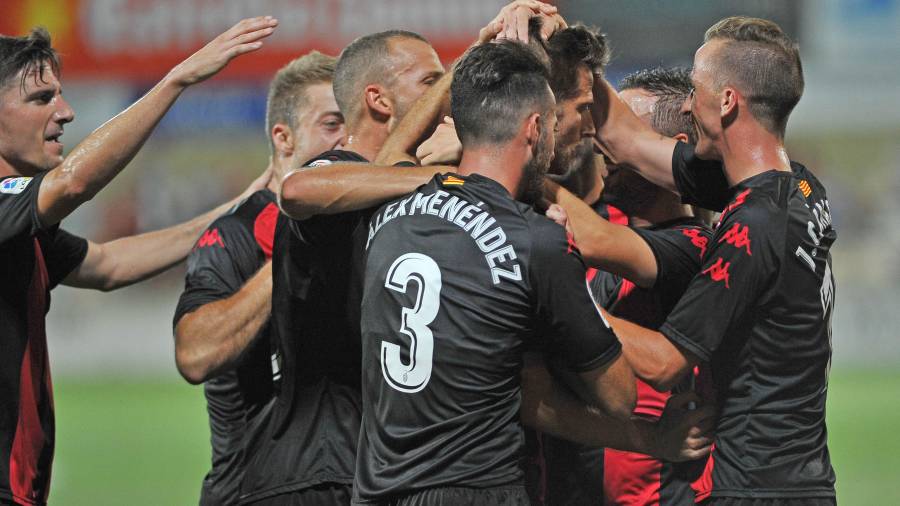 Los jugadores del Reus celebran un gol. Foto: Alfredo González