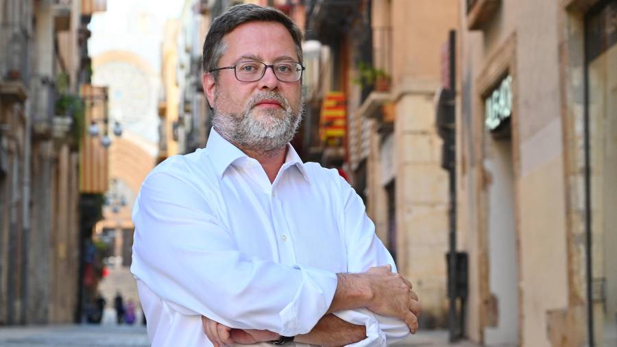 El Primer Secretari del PSC en la ciudad de Tarragona, Santi Castellà, el pasado viernes en la calle Major. FOTO: ALFREDO GONZÁLEZ