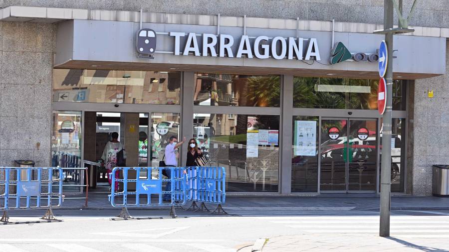 Los trenes de media distancia procedentes de Tarragona se verán afectados. FOTO: ALFREDO GONZÁLEZ