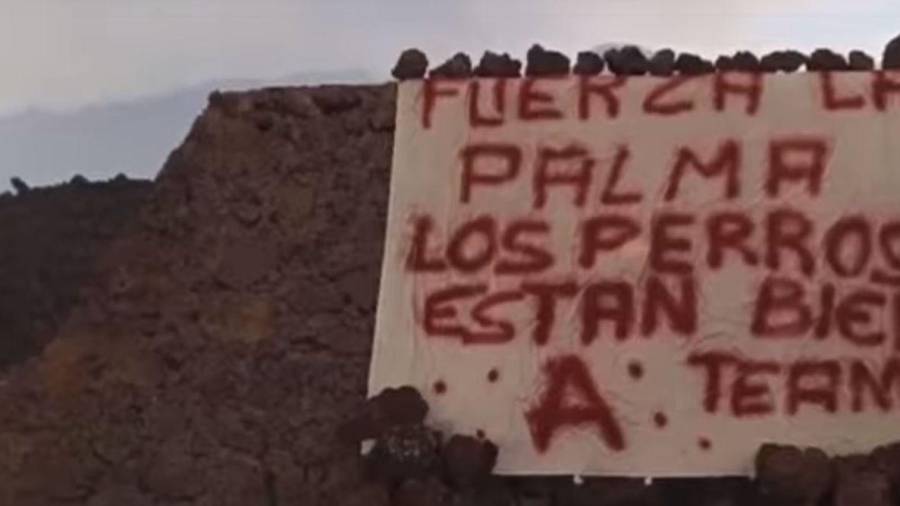 Imagen de la pancarta que ha aparecido en La Palma. Cedida