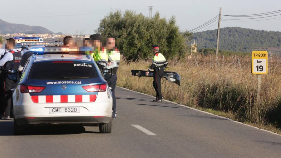 Imatge d'arxiu d'un accident a la carretera TP-2031. Foto: Lluís Milián/DT