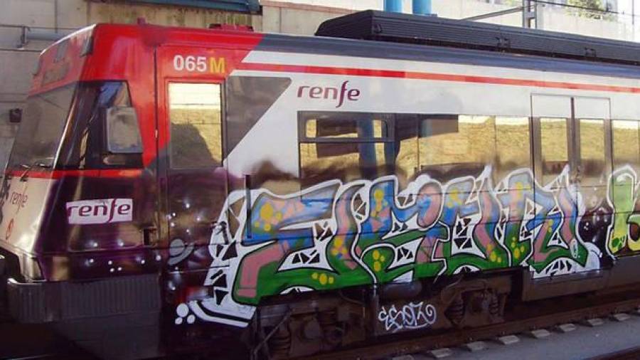 La normativa de seguridad impide circular a trenes grafiteados.