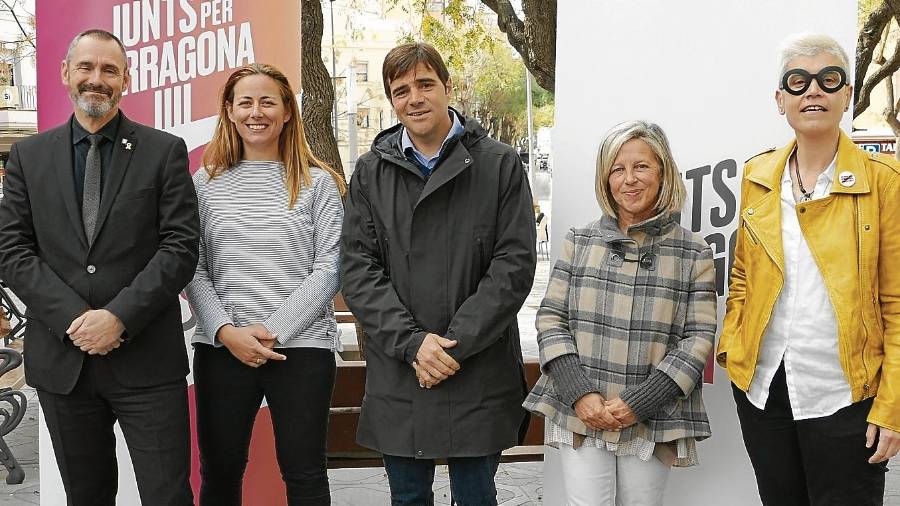 Los cinco primeros de la lista de JxTGN en 2019, con independientes y miembros de Junts per Catalunya y del PDeCAT. FOTO: DT