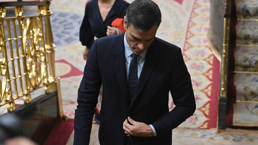 Pedro Sánchez abandona la sesión de control en el Congeso de los Diputados. EFE