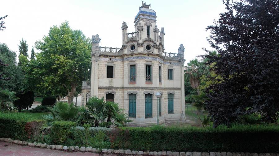 La Quinta de Sant Rafael, ubicada en el Parc de la Ciutat, se mantiene actualmente abandonada. FOTO: PERE FERRÉ/DT
