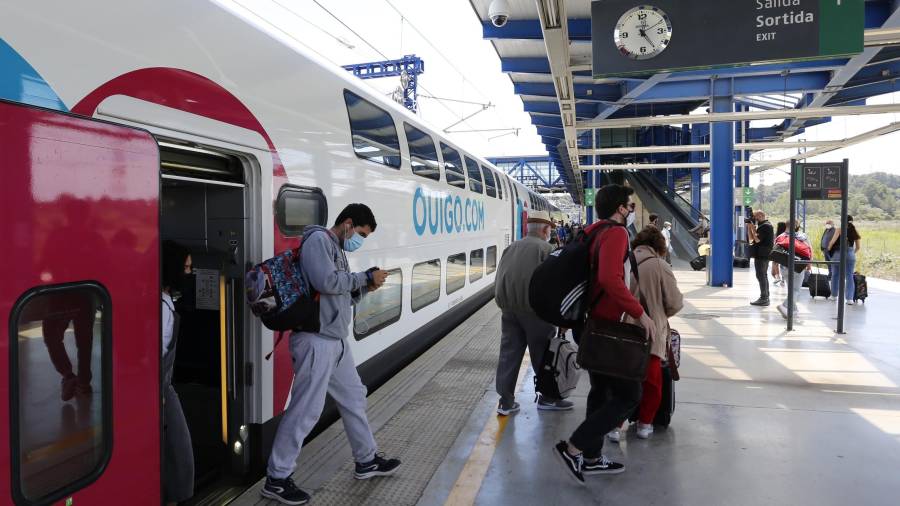 Imagen del primer tren operado por Ouigo que llega a Tarragona. Foto: Pere Ferré