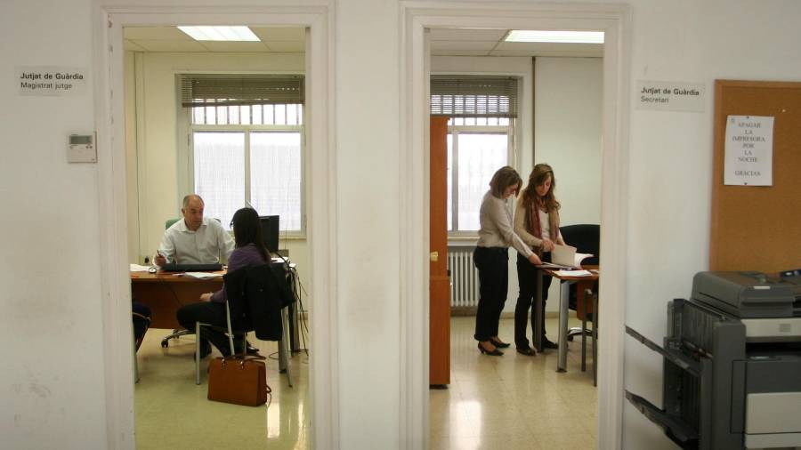Imagen de archivo del juzgado de guardia de Tarragona. Es necesario dotar al sistema de los recursos necesarios. FOTO: LLUÍS MILIÁN/ARCHIVO DT