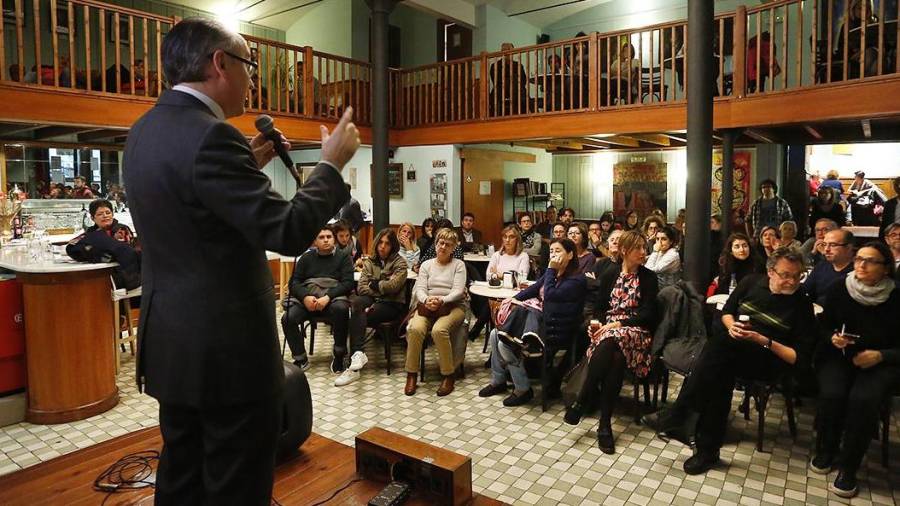 Jordi Jaria, durante su charla en La Cantonada. Foto: Pere Ferré