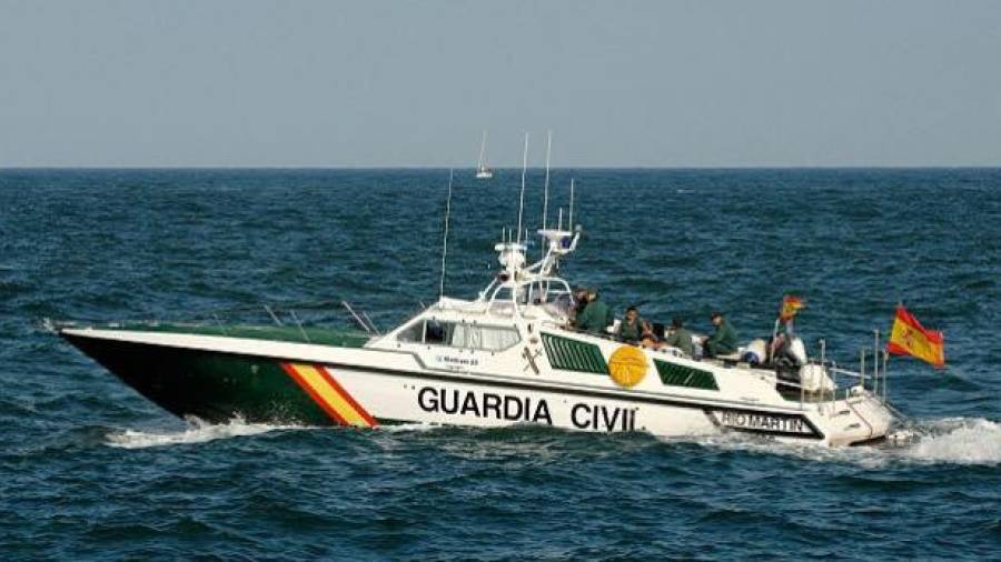 La Guardia Civil ha movilizado la patrullera 'Río Martín'.