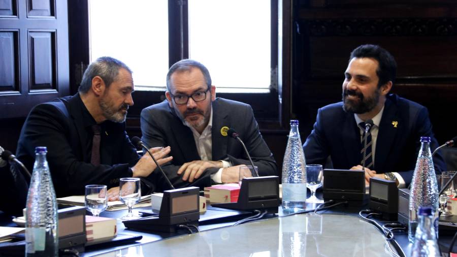 Imagen de Roger Torrent junto con Josep Costa y Eusebi Campdepadrós. ACN