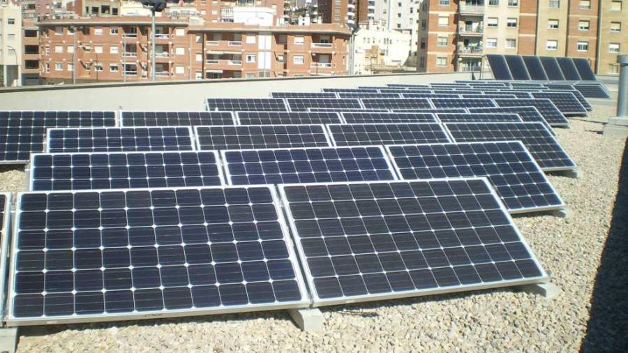 El Ayuntamiento de Reus ya tiene diferentes instalaciones de generación de aprovechamiento de recursos renovables en escuelas y edificios públicos de la ciudad. Foto: Cedida