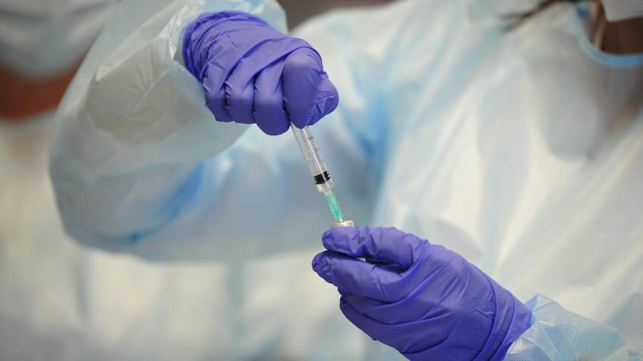 Abad dice que este año no tiene sentido hablar del paso de pandemia a endemia. Foto: ACN