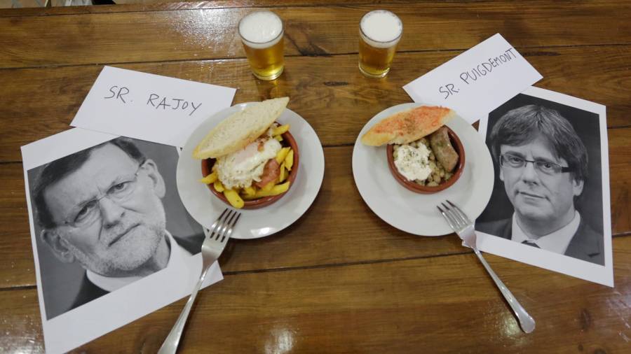 Una buena comida y bebida puede limar diferencias entre los dos políticos. FOTO: Lluís Milián