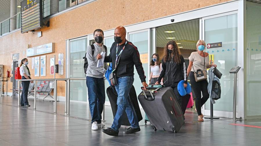 Llegada de pasajeros en el Aeropuerto de Reus este pasado mes de agosto. FOTO: ALFREDO GONZÁLEZ