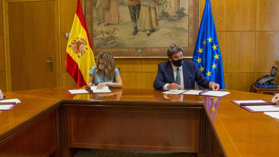 Firma del acuerdo para prorrogar los ERTE entre el Gobierno, los sindicatos y la patronal el 27 de mayo de 2021