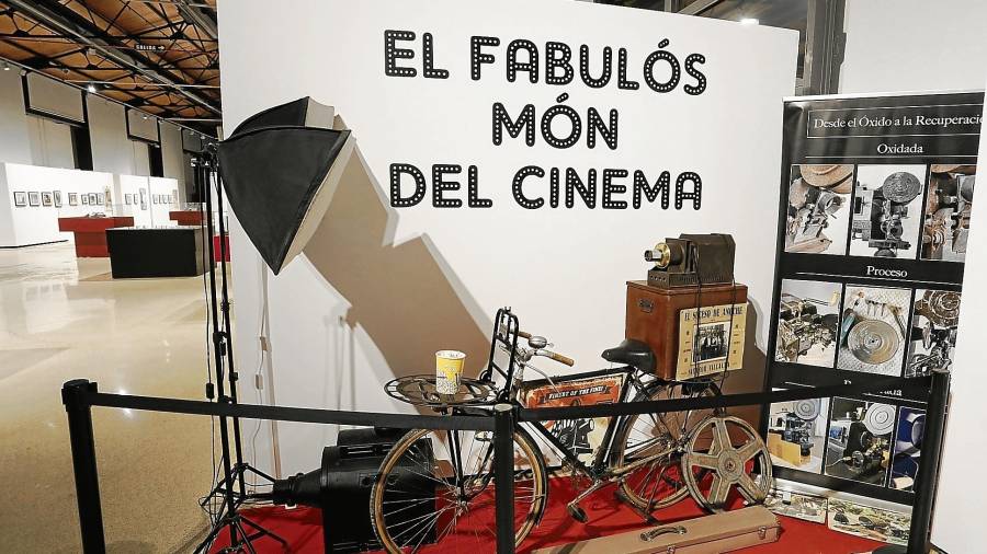 'El fabulós món del cinema' da la bienvenida al visitante. Foto: Pere Ferré