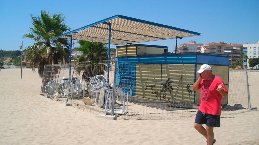 Imagen de archivo de uno de los chiringutos que hubo en Torredembarra. FOTO: DT