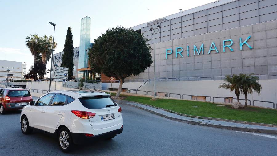 Primark abrirá en Parc Central a mediados de la semana que viene