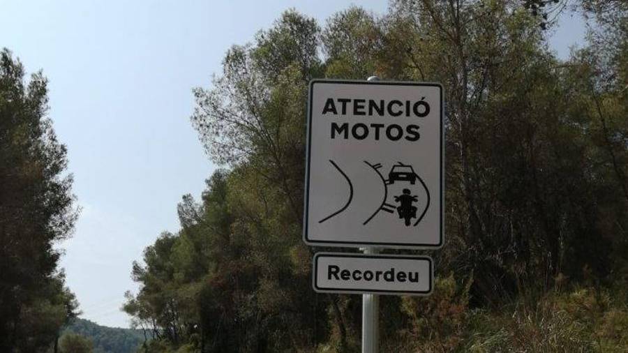 Las nuevas señales en la carretera del pantano.