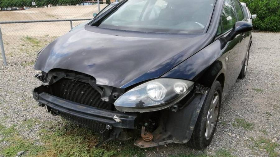 Imagen del coche destrozado que recuperó Mossos. FOTO: CME