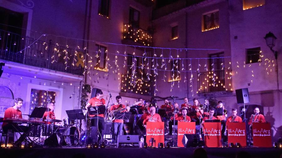 La Reus Big Band va oferir un repertori ple d’energia, ritme i bon humor durant el Concert de les Espelmes. Foto: alfredo gonzález