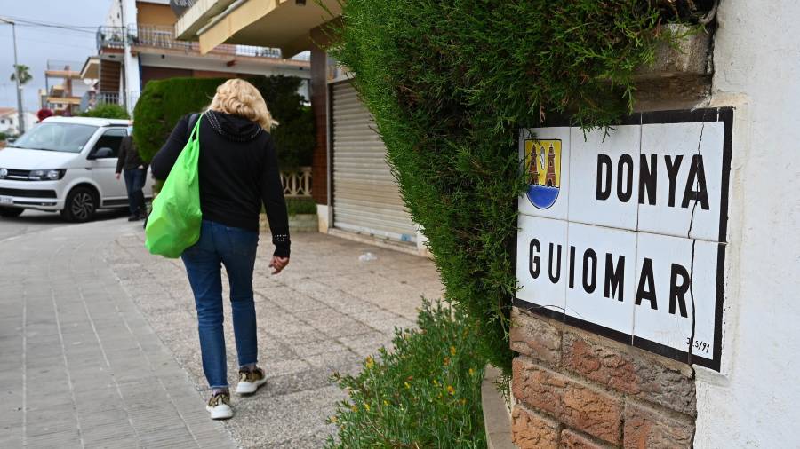 La calle Donya Guiomar, en la urbanización Babilònia de Torredembarra. FOTO: ALFREDO GONZÁLEZUNO DE LOS NUEVOS PARQUES CON NOMBRE DE MUJER. FOTO: ALFREDO GONZÁLEZ