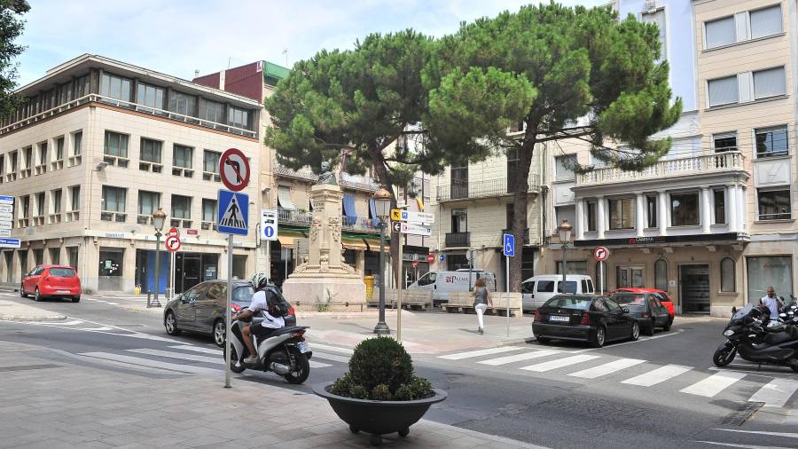 Vista general de la plaza Catalunya, que dará prioridad a los peatones una vez culminadas las obras de mejora. Foto: Alfredo González