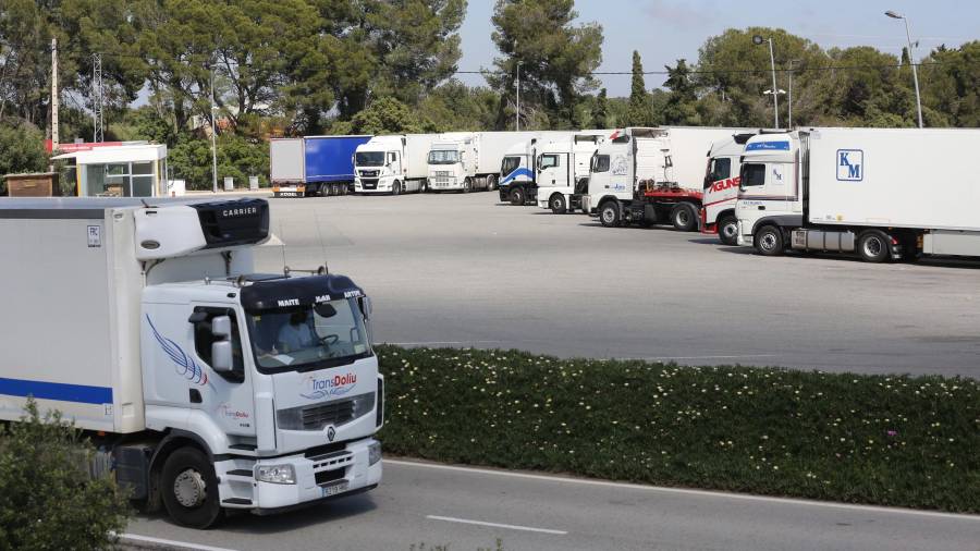 En la demarcación de Tarragona hay 2.219 pequeñas y grandes empresas del sector del transporte de mercancías por carretera. FOTO: PERE FERRÉ