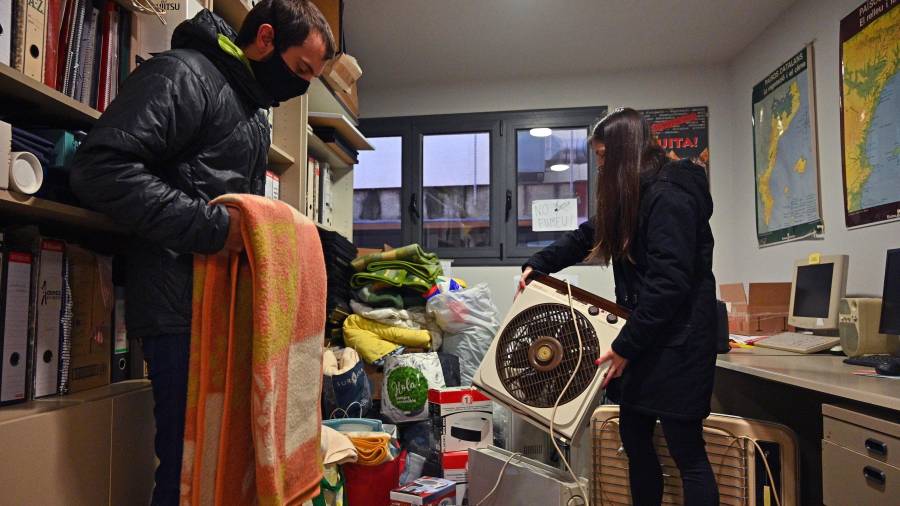 El Sindicat d’Habitatge de Reus recoge mantas y estufas desde el domingo. FOTO: Alfredo González