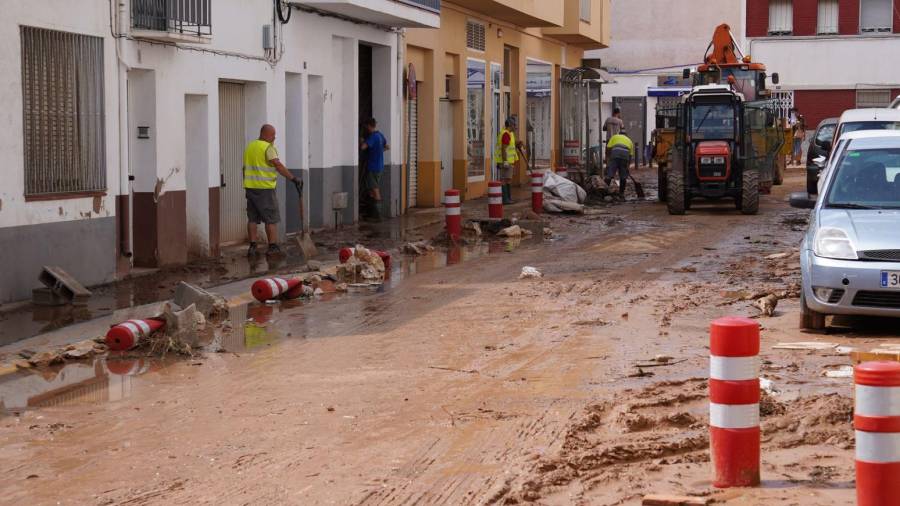 Imagen de los destrozos causados por las lluvias en Alcanar. Joan Revillas