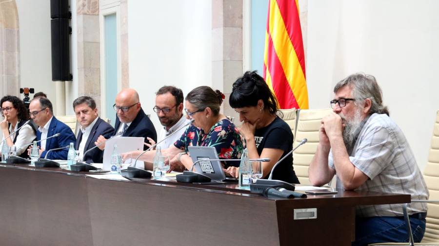 Imatge general dels diputats de JxSí i la CUP en la presentació de la llei del referèndum el 4 de juliol del 2017.