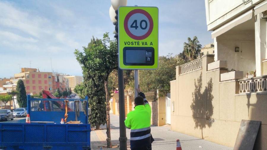 La velocidad máxima en este punto de entrada a Tarragona es de 40 km/h. FOTO: Mauri