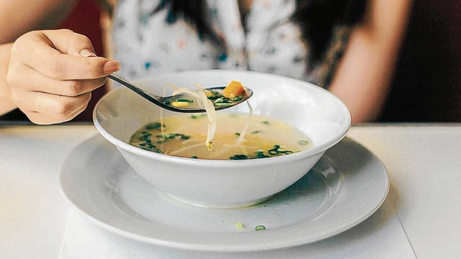 Las sopas o cremas son una manera de incorporar a la dieta productos como las verduras. Foto: pixabay
